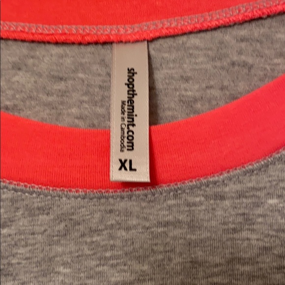 Tunic - Picture 4 of 4